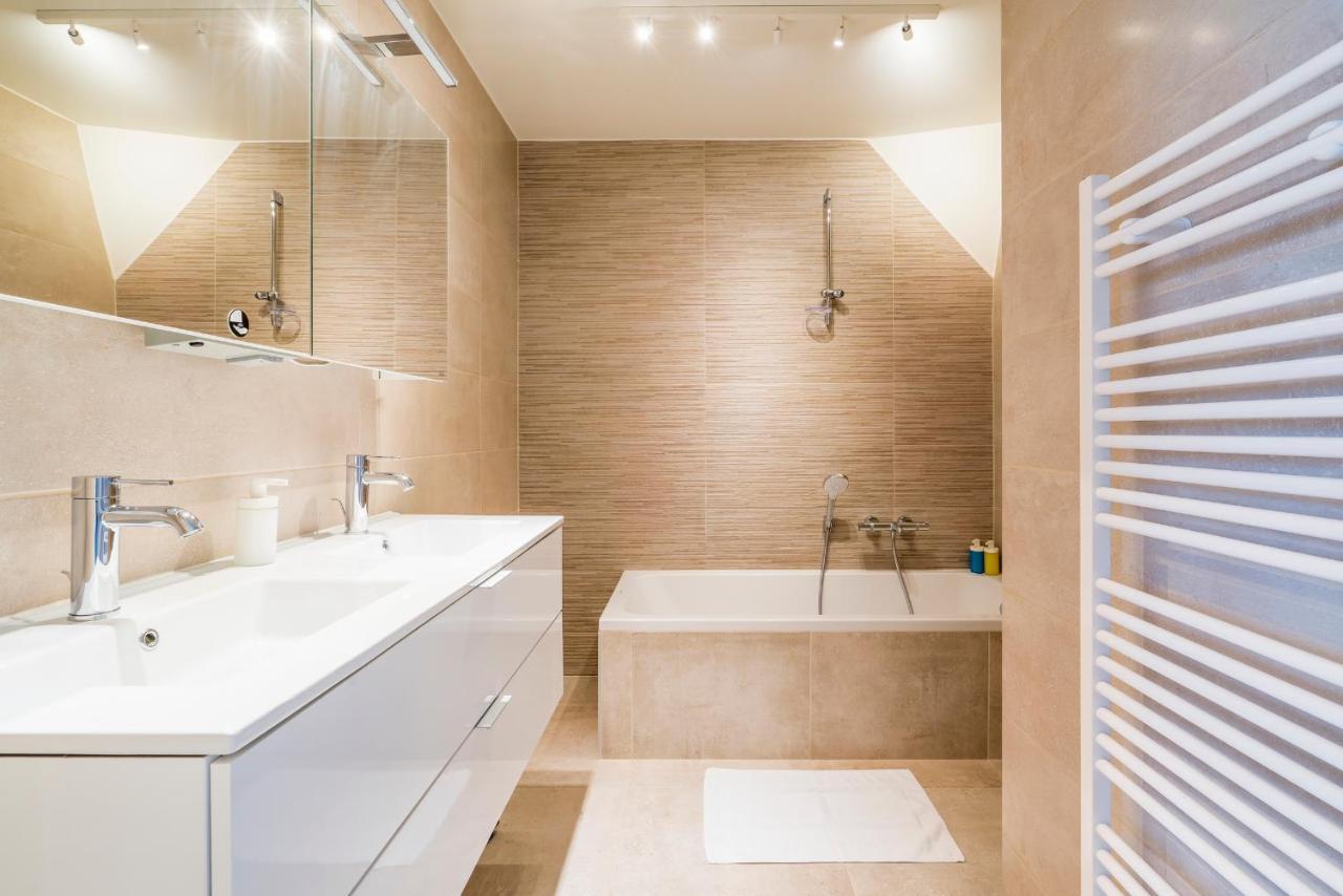 شقة Renewed Comfort Duplex W 2 Terraces Nearby Marina نيوبورت المظهر الخارجي الصورة