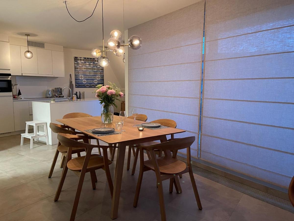 شقة Renewed Comfort Duplex W 2 Terraces Nearby Marina نيوبورت المظهر الخارجي الصورة