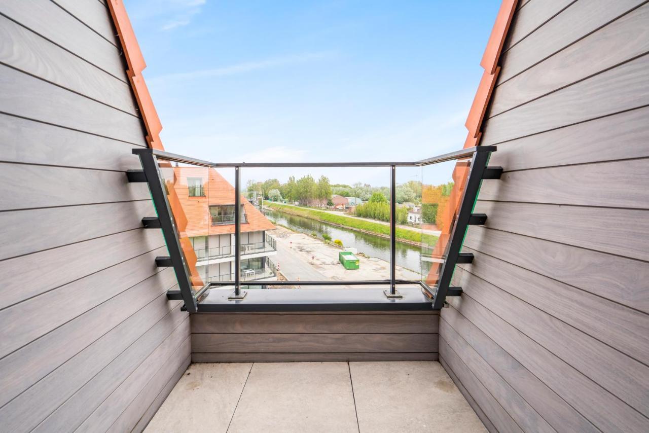 شقة Renewed Comfort Duplex W 2 Terraces Nearby Marina نيوبورت المظهر الخارجي الصورة
